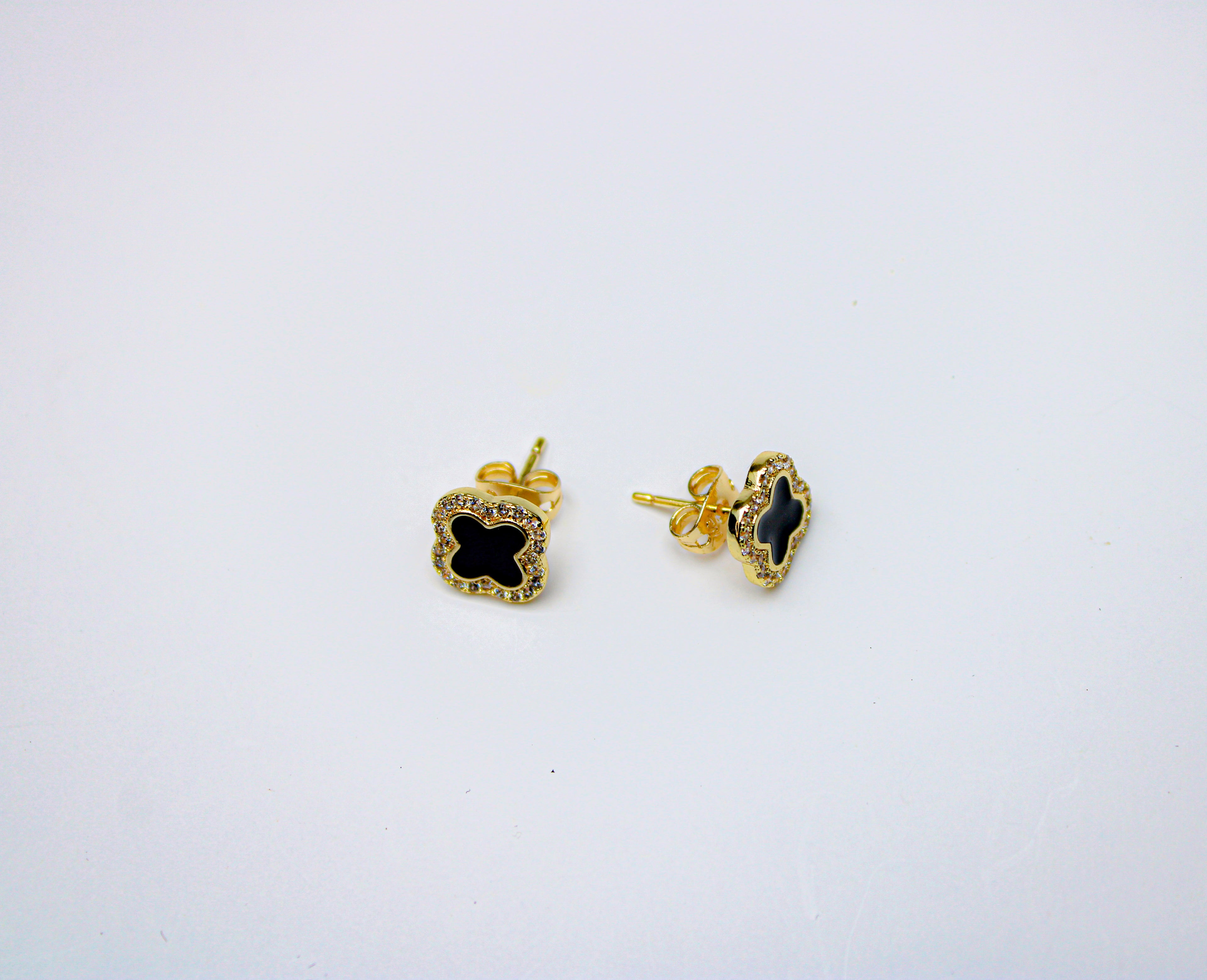 losh jewellery mini zwart goud oorbellen