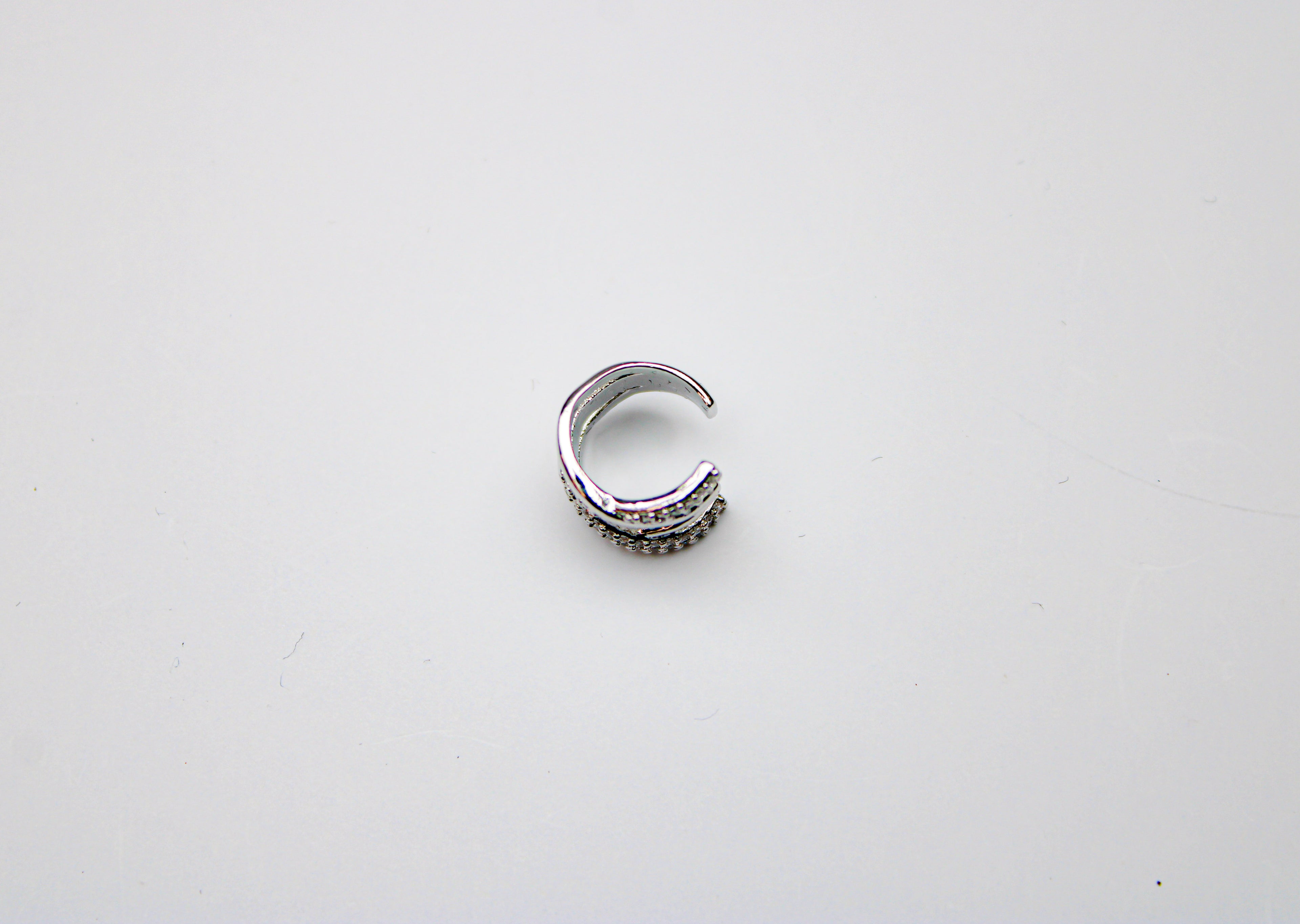 Zilver kleur X earcuff