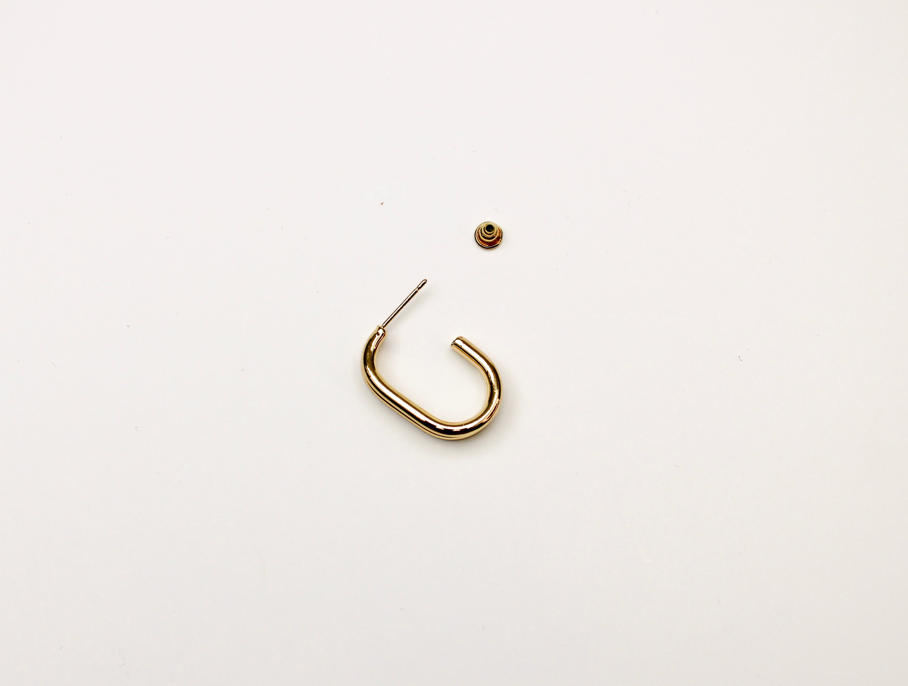 Losh Jewellery 2 golvende goudkleurig oorbellen