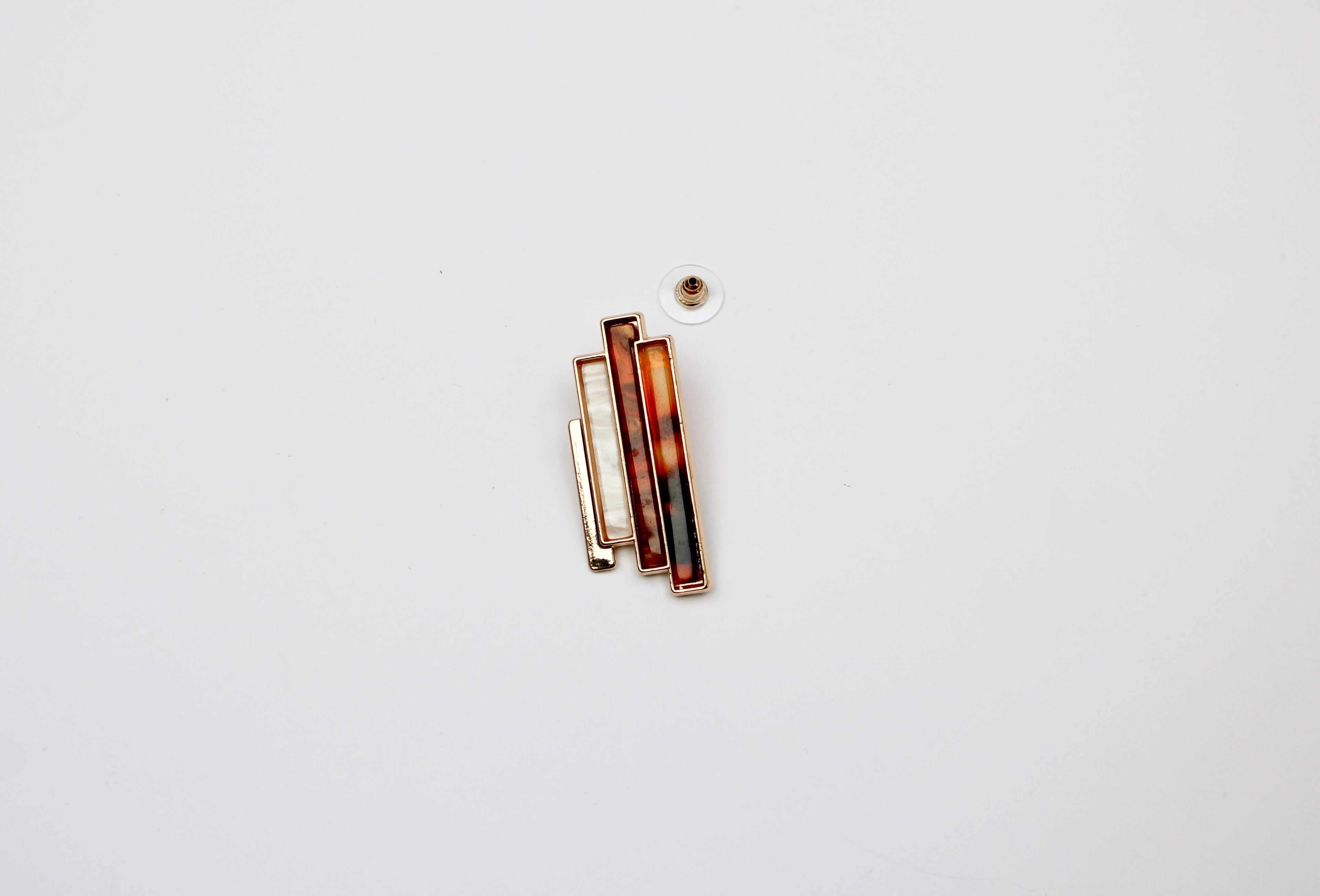 losh jewellery bruin wit studs oorbel