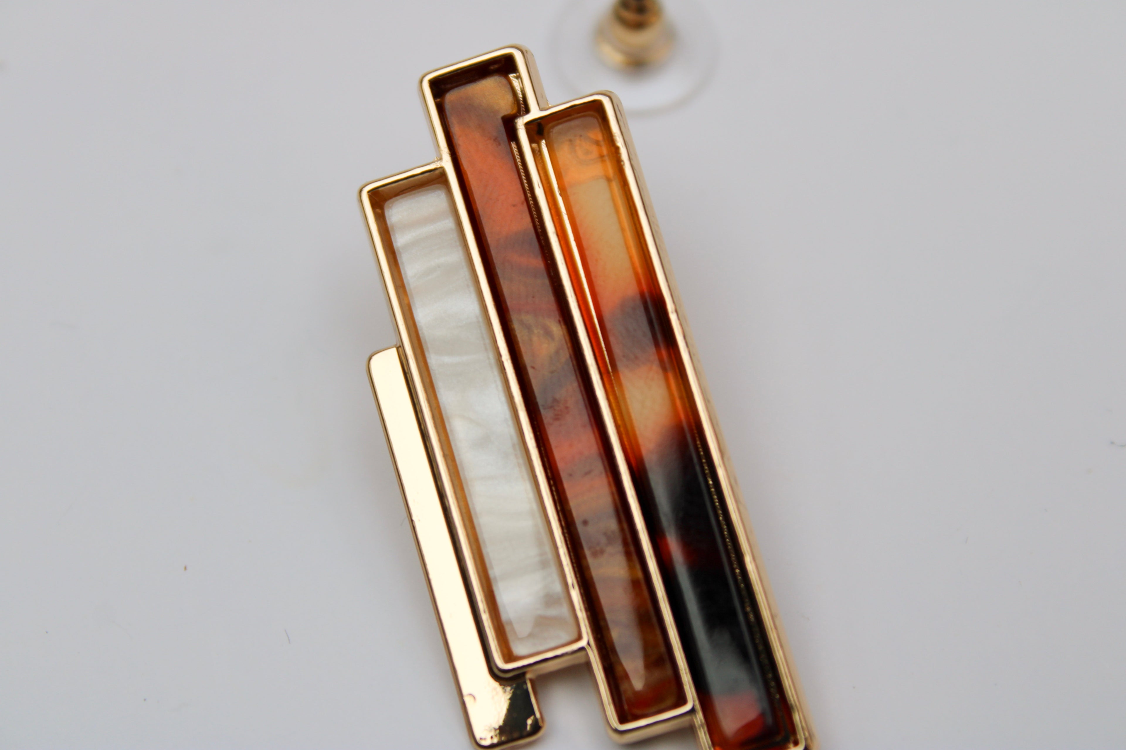 losh jewellery bruin wit studs oorbel