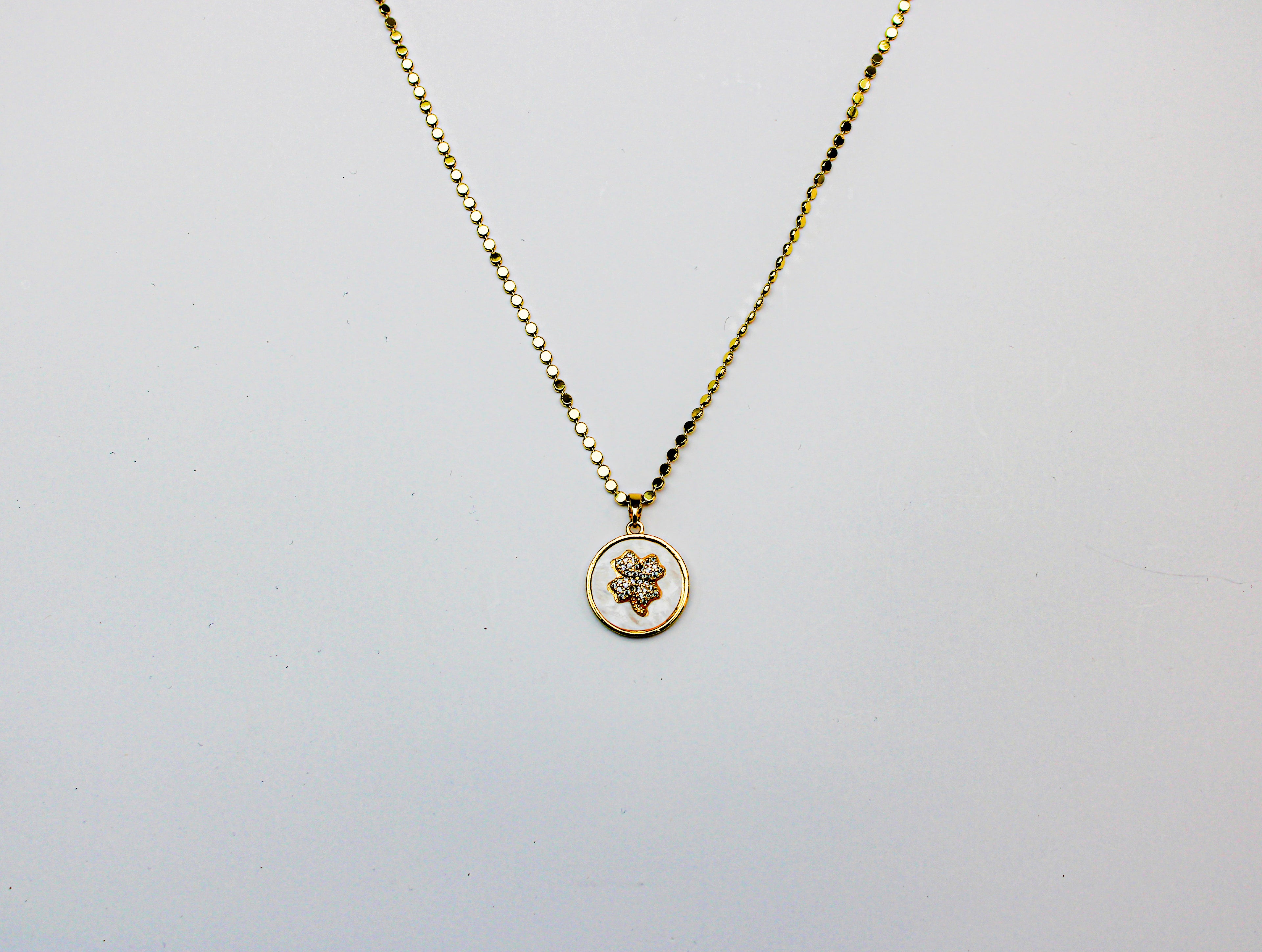 losh jewellery goudkleurig ketting met klavertje hanger
