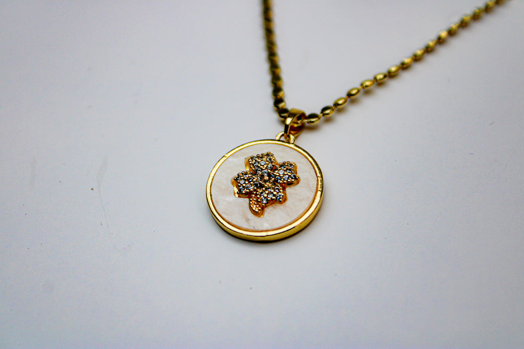 losh jewellery goudkleurig ketting met klavertje hanger